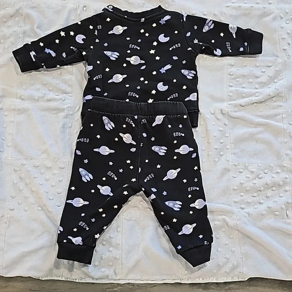 H&M baby 4 to 6 month Space adventures sweat set - Picture 2 of 3